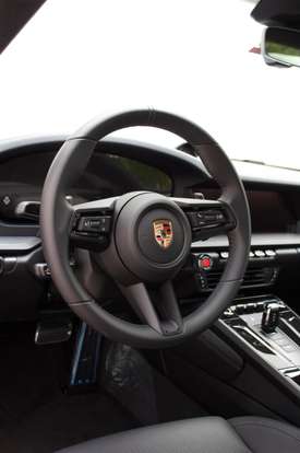 PORSCHE-911-2025