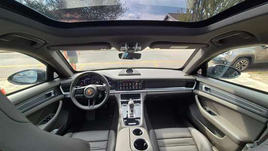 PORSCHE-PANAMERA-2023