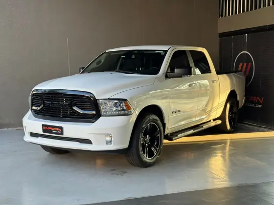 RAM CLASSIC 5.7 V8 GASOLINA LARAMIE NIGHT EDITION CD 4X4 AUTOMÁTICO