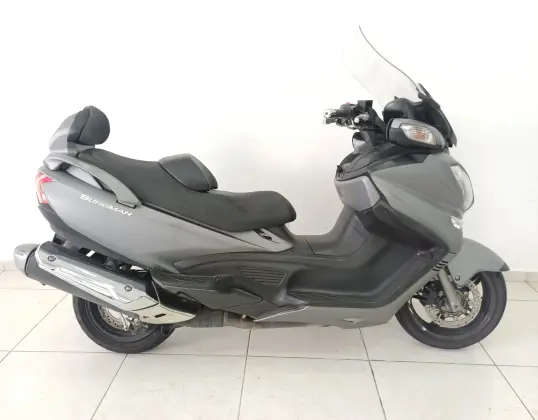 SUZUKI BURGMAN 650 EXECUTIVE 