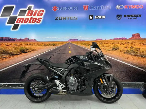SUZUKI GSX-8R 