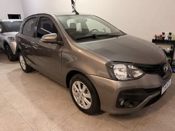 TOYOTA ETIOS 1.5 X PLUS 16V FLEX 4P AUTOMÁTICO