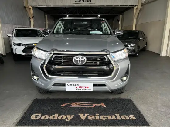 TOYOTA HILUX 2.7 VVT-i FLEX CD SRV 4X4 AUTOMÁTICO