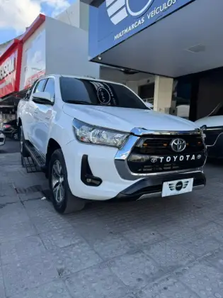 TOYOTA HILUX 2.8 D-4D TURBO DIESEL CD POWER PACK 4X4 MANUAL