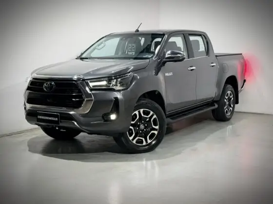 TOYOTA HILUX 2.8 D-4D TURBO DIESEL CD SRX 4X4 AUTOMÁTICO
