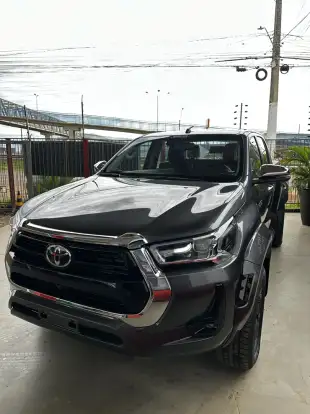 TOYOTA-HILUX-2025