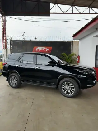 TOYOTA HILUX SW4 2.7 VVT-i FLEX SRV 7L 4X2 AUTOMÁTICO