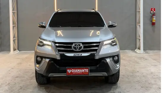 TOYOTA HILUX SW4 2.8 SRX 4X4 16V TURBO INTERCOOLER DIESEL 4P AUTOMÁTICO