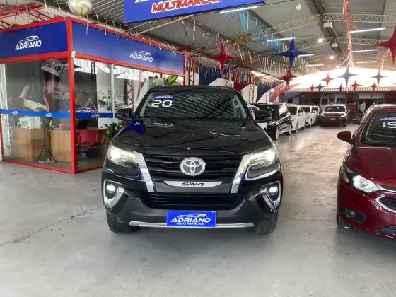 TOYOTA HILUX SW4 2.8 SRX 4X4 7 LUGARES 16V TURBO INTERCOOLER DIESEL 4P AUTOMÁTICO