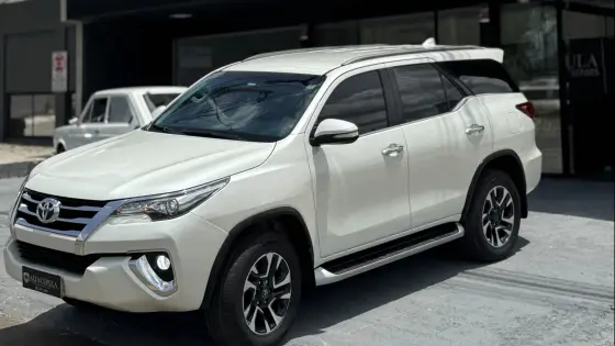 TOYOTA HILUX SW4 4.0 SRX 4X4 7 LUGARES V6 24V GASOLINA 4P AUTOMÁTICO