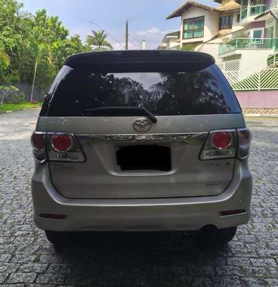 TOYOTA-HILUX SW4-2013