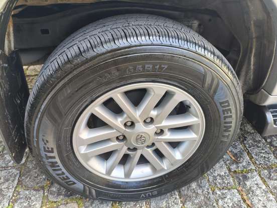 TOYOTA-HILUX SW4-2013