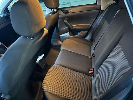 VOLKSWAGEN-POLO-2019