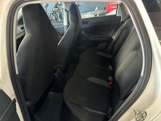 VOLKSWAGEN-POLO-2023