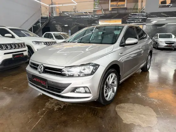 VOLKSWAGEN VIRTUS 1.0 200 TSI HIGHLINE AUTOMÁTICO