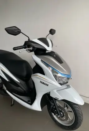 YAMAHA FLUO 125 HYBRID CONNECTED ABS YAMAHA FLUO 125 HYBRID CONNECTED ABS