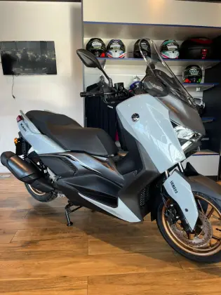 YAMAHA XMAX 300 CONNECTED ABS 