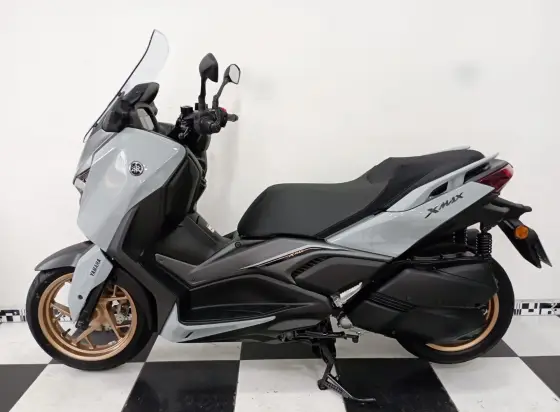 YAMAHA XMAX 300 CONNECTED ABS 