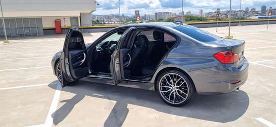 BMW-320i-2014