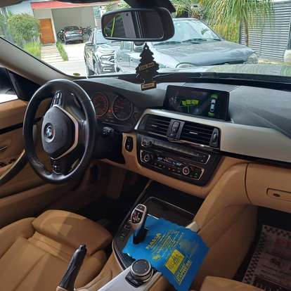 BMW-320i-2015