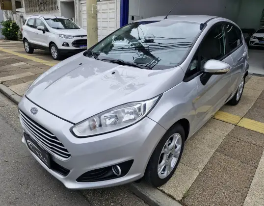 FORD FIESTA 1.6 SE HATCH 16V FLEX 4P POWERSHIFT