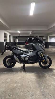 HONDA-X-ADV-2023