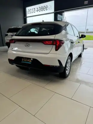 HYUNDAI-HB20-2023