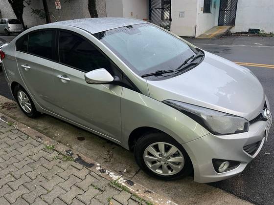 HYUNDAI HB20S 1.6 COMFORT PLUS 16V FLEX 4P AUTOMÁTICO