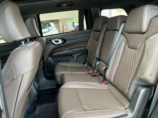 JEEP-COMMANDER-2025