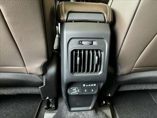 JEEP-COMMANDER-2025