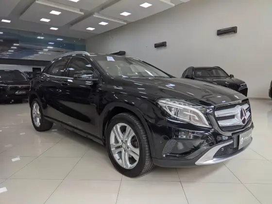 MERCEDES-BENZ GLA 200 1.6 CGI ADVANCE 16V TURBO FLEX 4P AUTOMÁTICO