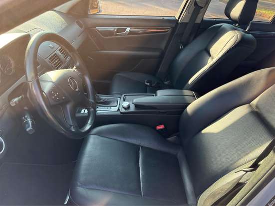 MERCEDES-BENZ-C 180-2010