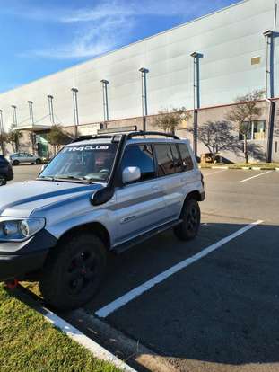 MITSUBISHI-PAJERO TR4-2009