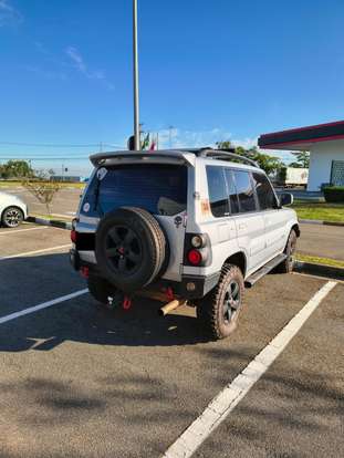 MITSUBISHI-PAJERO TR4-2.0 4X4 16V 140CV FLEX 4P AUTOMÁTICO MITSUBISHI-PAJERO TR4-2009