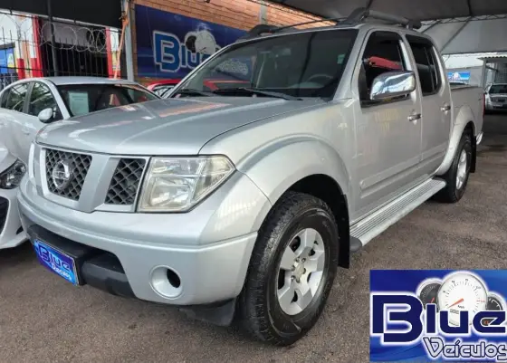 NISSAN FRONTIER 2.5 LE 4X4 CD TURBO ELETRONIC DIESEL 4P AUTOMÁTICO