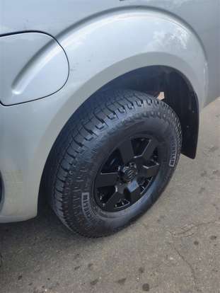 NISSAN-FRONTIER-2015