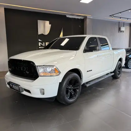 RAM 1500 5.7 V8 GASOLINA LIMITED NIGHT EDITION CD 4X4 AUTOMÁTICO
