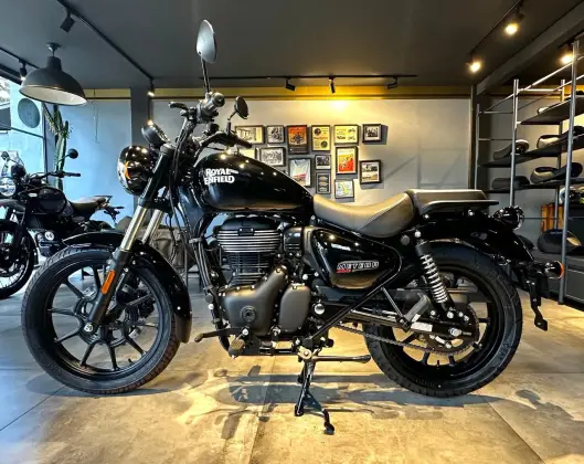 ROYAL ENFIELD METEOR 350 FIREBALL ROYAL ENFIELD METEOR 350 FIREBALL