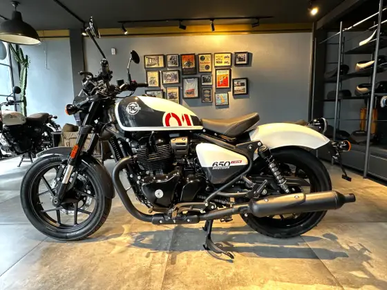 ROYAL ENFIELD SHOTGUN 650 STENCIL WHITE 