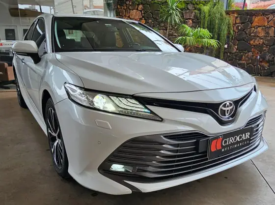 TOYOTA CAMRY 3.5 XLE V6 24V GASOLINA 4P AUTOMÁTICO