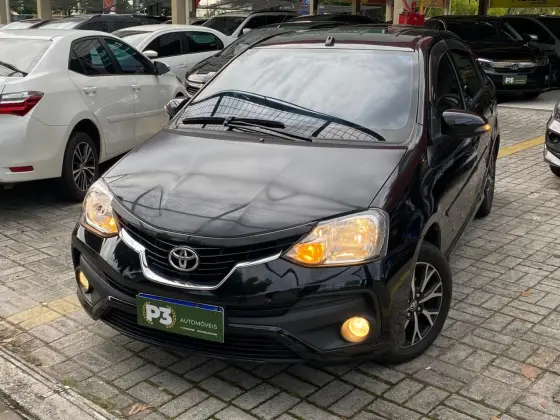 TOYOTA ETIOS 1.5 PLATINUM SEDAN 16V FLEX 4P AUTOMÁTICO