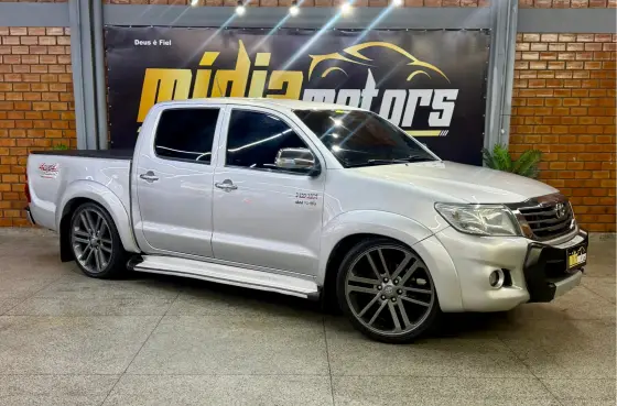 TOYOTA HILUX 2.7 SR 4X2 CD 16V FLEX 4P AUTOMÁTICO