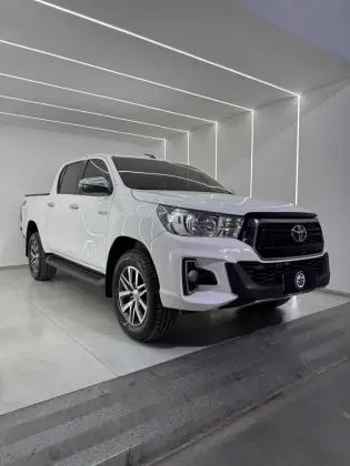 TOYOTA HILUX 2.8 SRV 4X4 CD 16V DIESEL 4P AUTOMÁTICO
