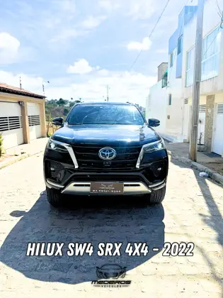 TOYOTA HILUX SW4 2.8 D-4D TURBO DIESEL SRX 4X4 AUTOMÁTICO