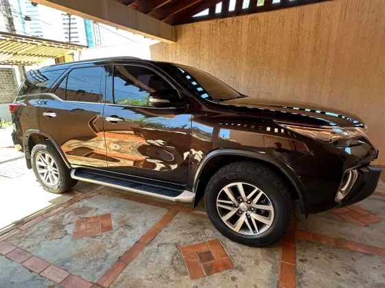 TOYOTA HILUX SW4 2.8 SRX 4X4 16V TURBO INTERCOOLER DIESEL 4P AUTOMÁTICO
