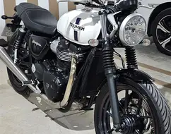 TRIUMPH STREET TWIN TRIUMPH STREET TWIN