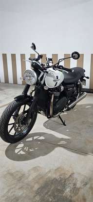 TRIUMPH-STREET TWIN-2018