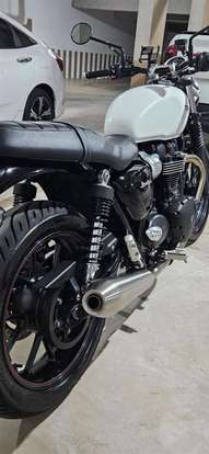 TRIUMPH-STREET TWIN-2018