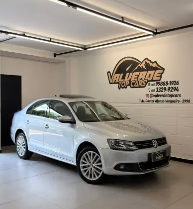 VOLKSWAGEN JETTA 2.0 TSI HIGHLINE 211CV GASOLINA 4P TIPTRONIC VOLKSWAGEN JETTA 2.0 TSI HIGHLINE 211CV GASOLINA 4P TIPTRONIC