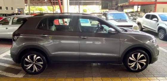VOLKSWAGEN T-CROSS 1.0 200 TSI TOTAL FLEX COMFORTLINE AUTOMÁTICO